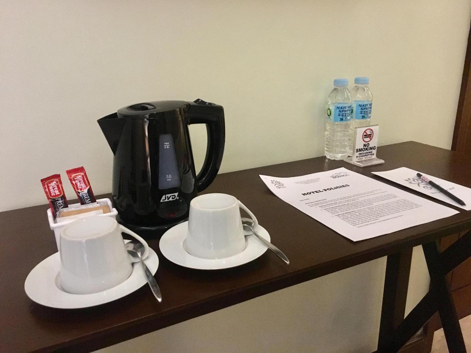 Belian Hotel Тагбиларан Сити Екстериор снимка