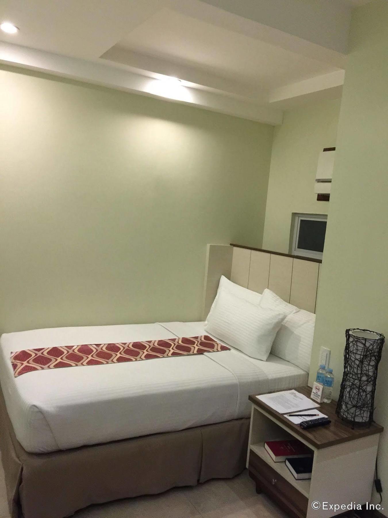 Belian Hotel Тагбиларан Сити Екстериор снимка