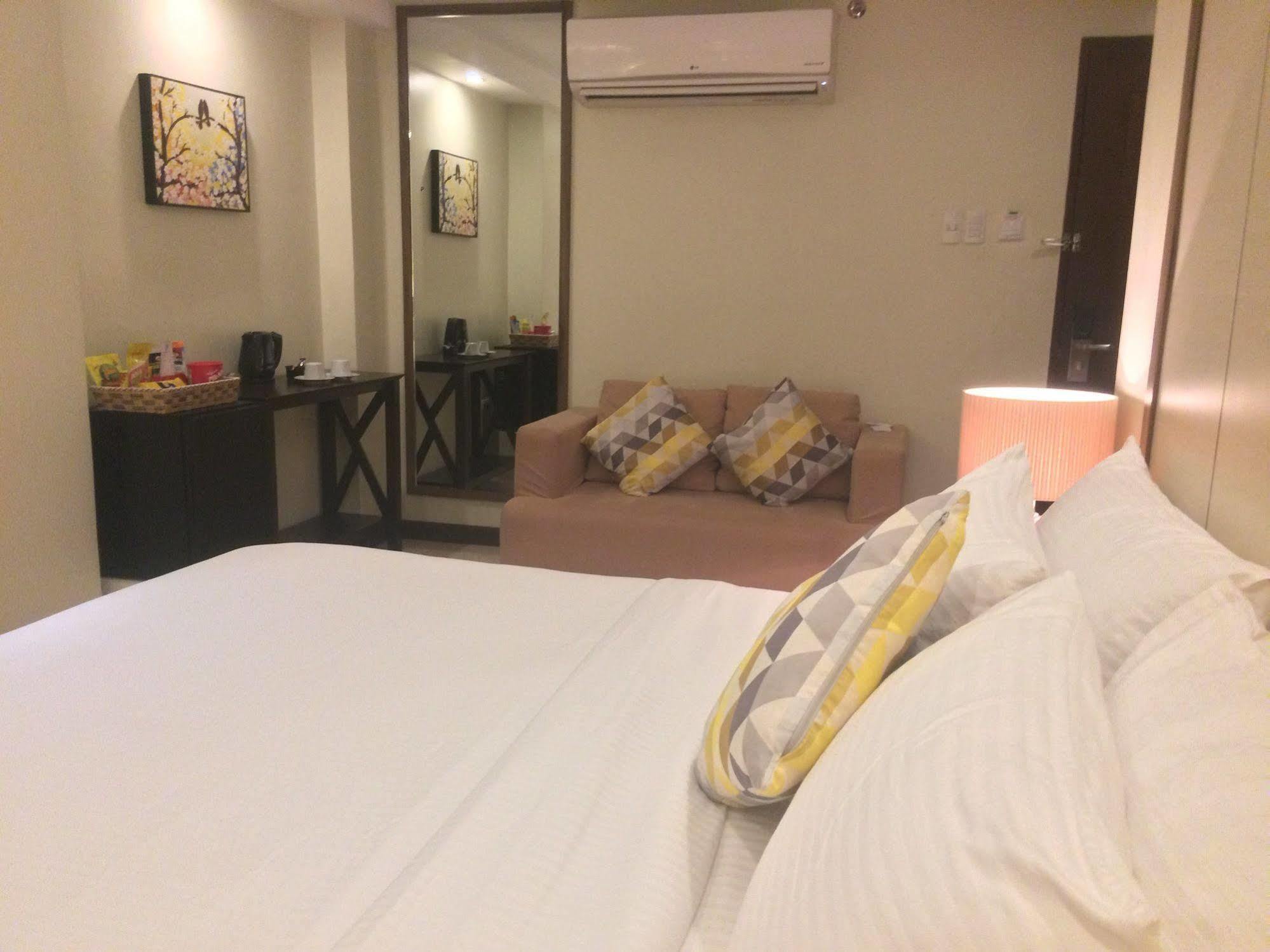 Belian Hotel Тагбиларан Сити Екстериор снимка