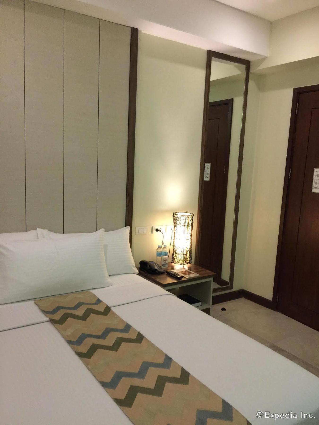 Belian Hotel Тагбиларан Сити Екстериор снимка