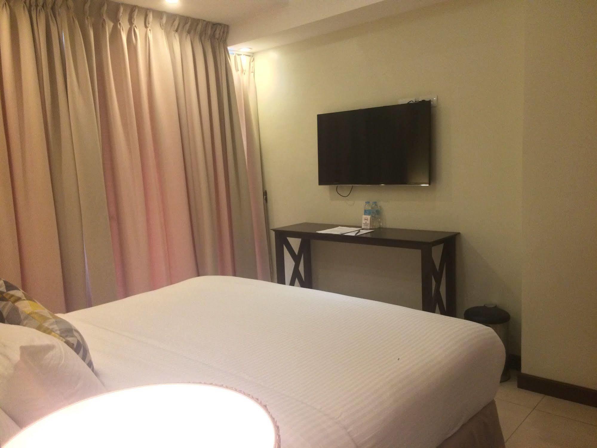 Belian Hotel Тагбиларан Сити Екстериор снимка