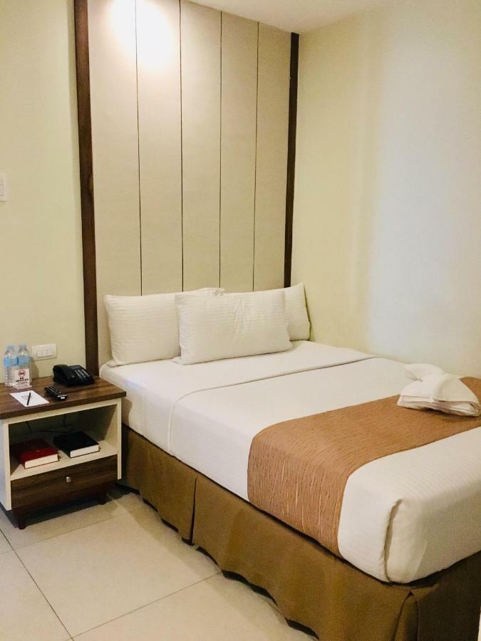 Belian Hotel Тагбиларан Сити Екстериор снимка